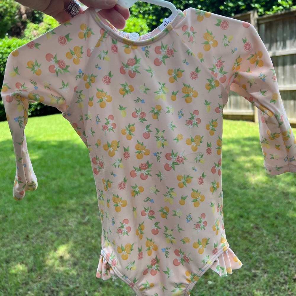 Minnow Swim 1 Rashguard girls suit EUC